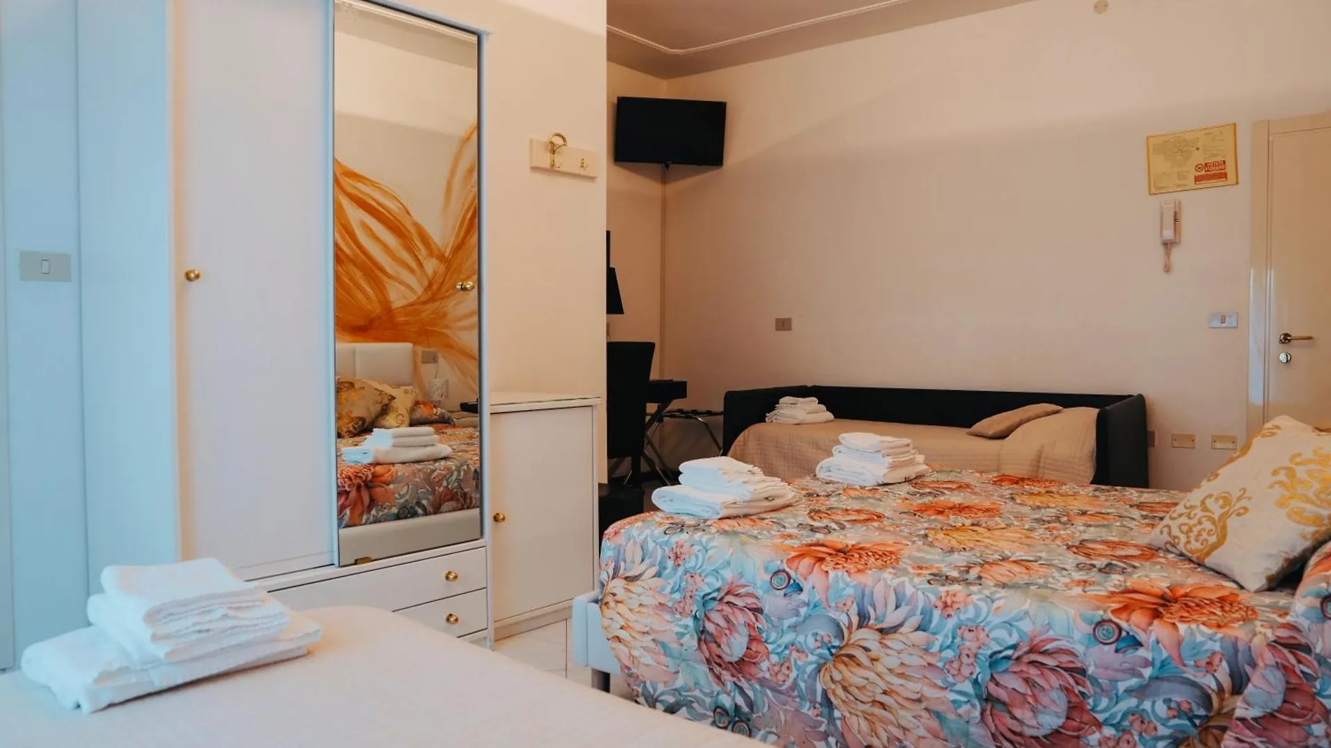 Hotel Julia Llido Degli Estensi