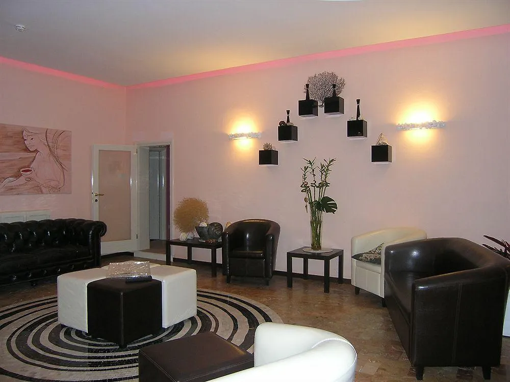 Hotel Julia Llido Degli Estensi 3*,