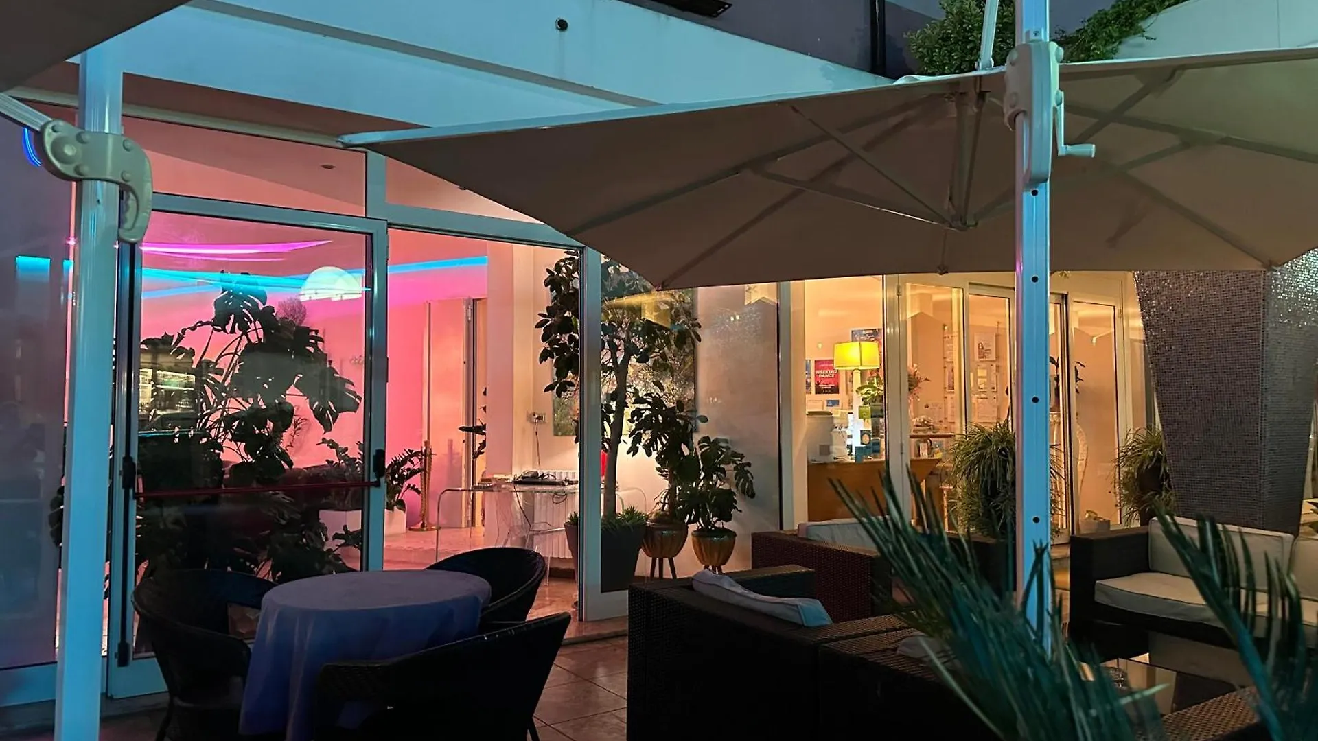 Hotel Julia Llido Degli Estensi 3*,  Italien